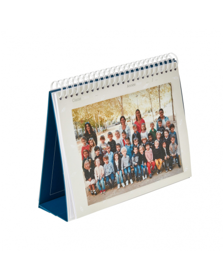 Album photos de classe qui se transforme en chevalet pour exposer la photo de l'année