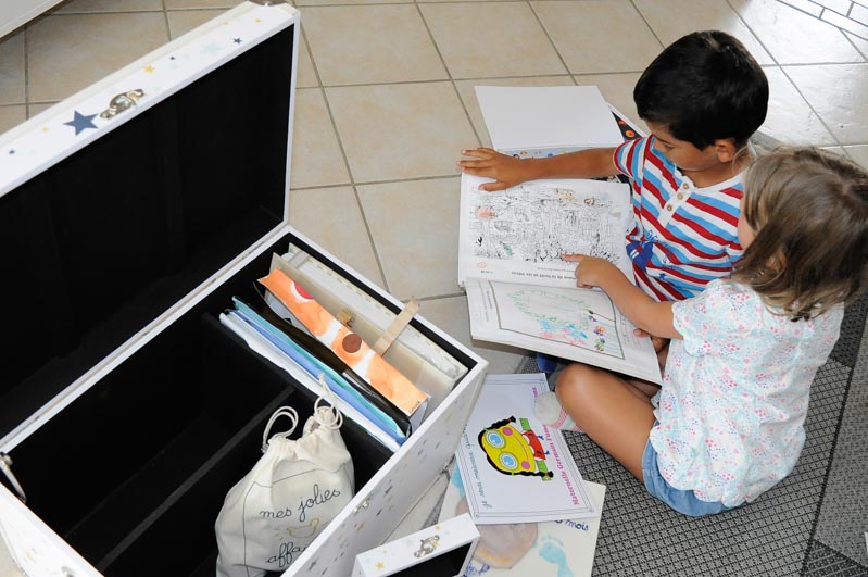 DIY : créer un coffre pour ranger ses livres d'enfant
