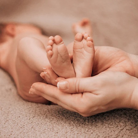 cadeau nouveau né massage bébé