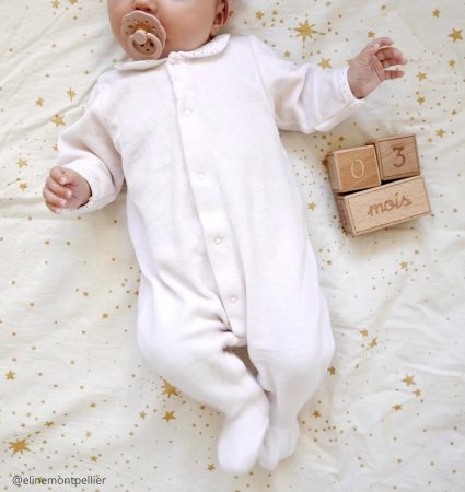 cadeau de naissance en bois : les cubes pour prendre bébé en photo