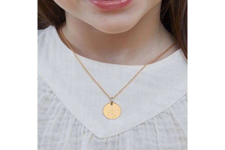 cadeau baptême bébé médaille