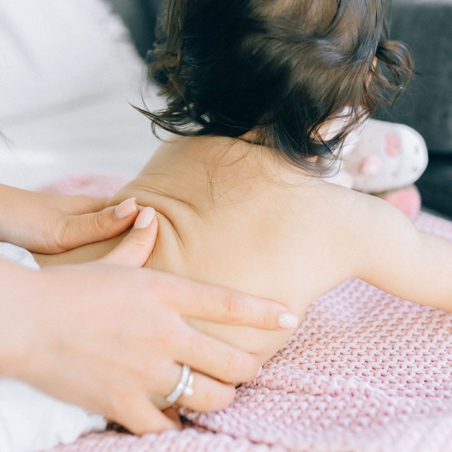 idée cadeau naissance original massage